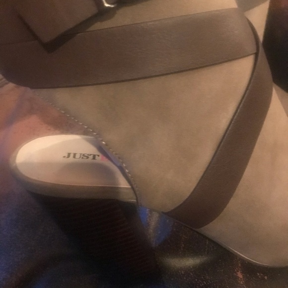 Shoes - Picture 8 of 8